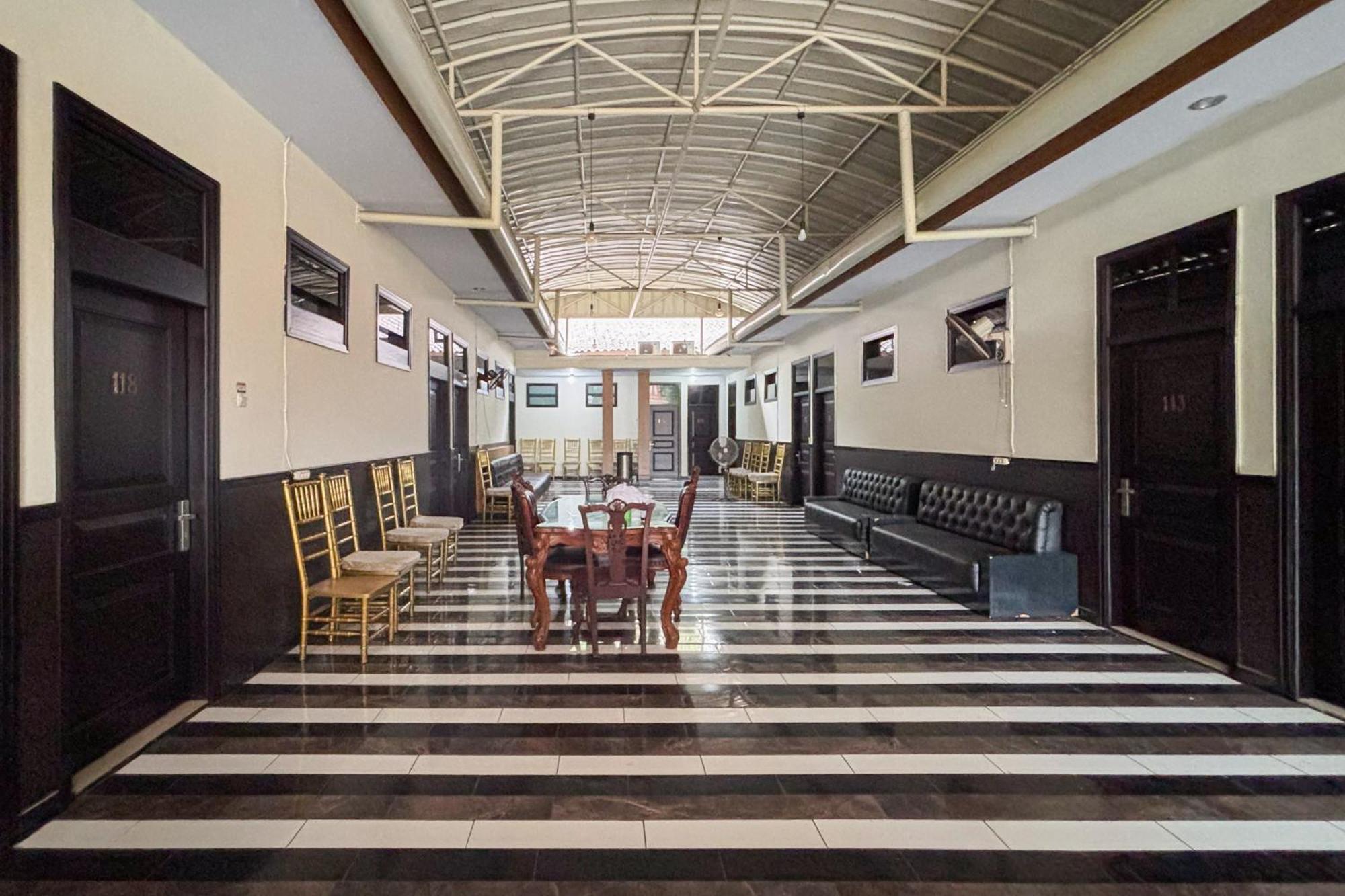 Urbanview Alfiya Hotel Lampung Bandar Lampung Buitenkant foto