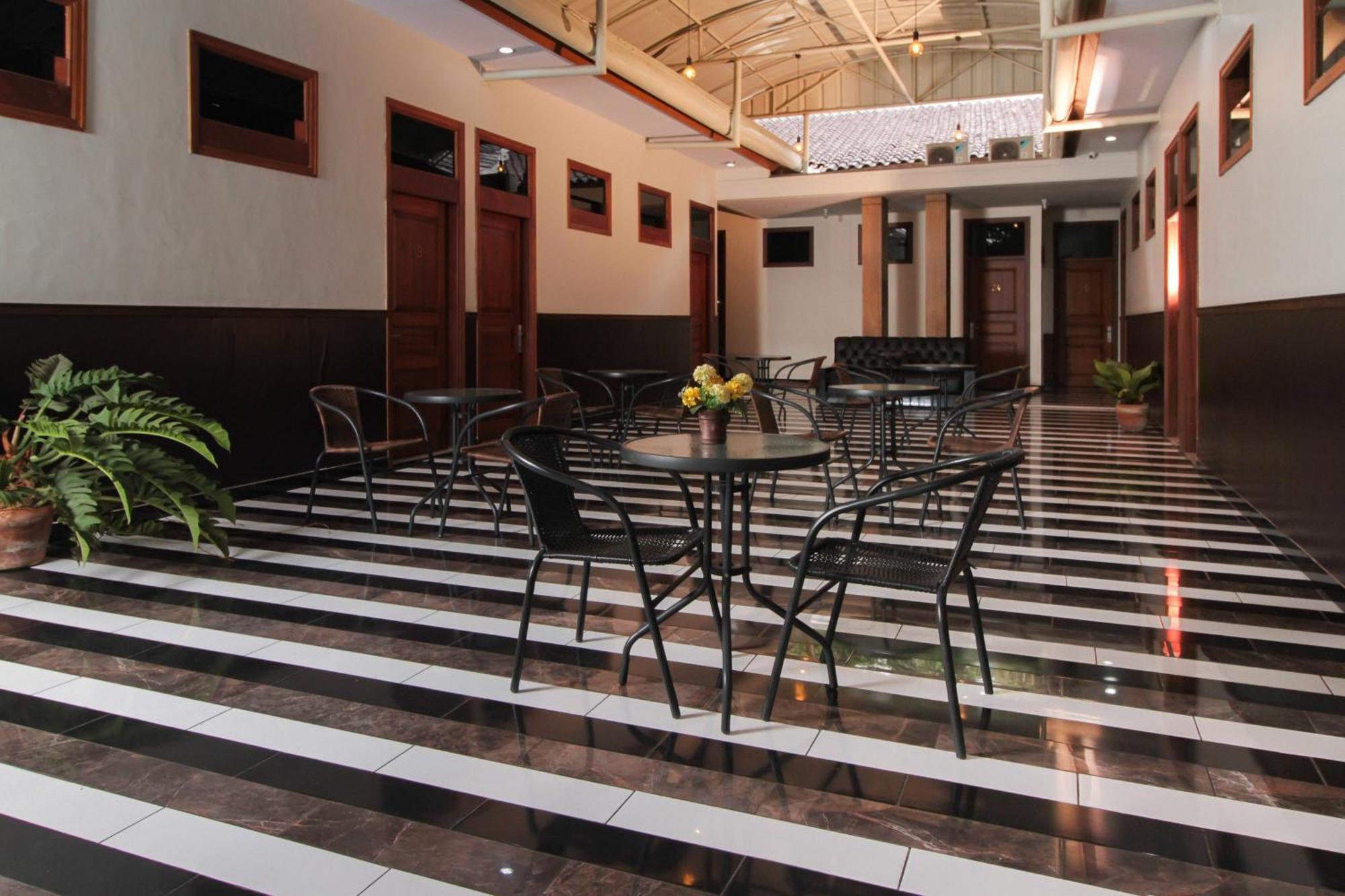 Urbanview Alfiya Hotel Lampung Bandar Lampung Buitenkant foto